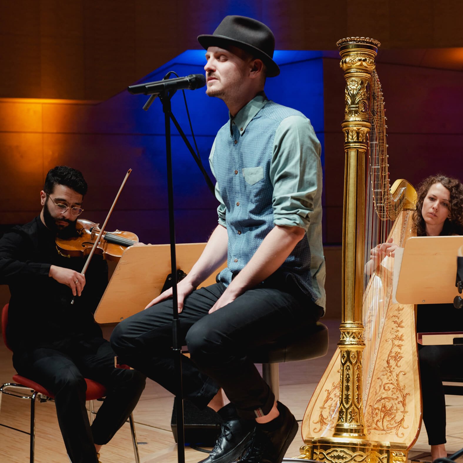 Mikis Takeover Ensemble und Maxim